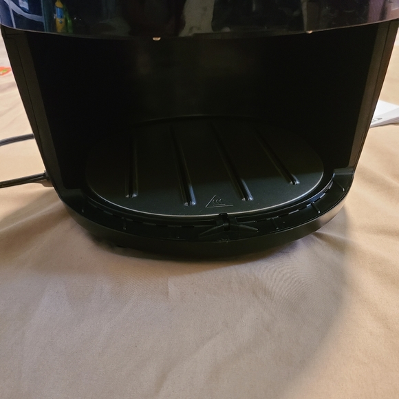 Bella 5.3qt Touchscreen Air Convection Fryer - Picture 5 of 5